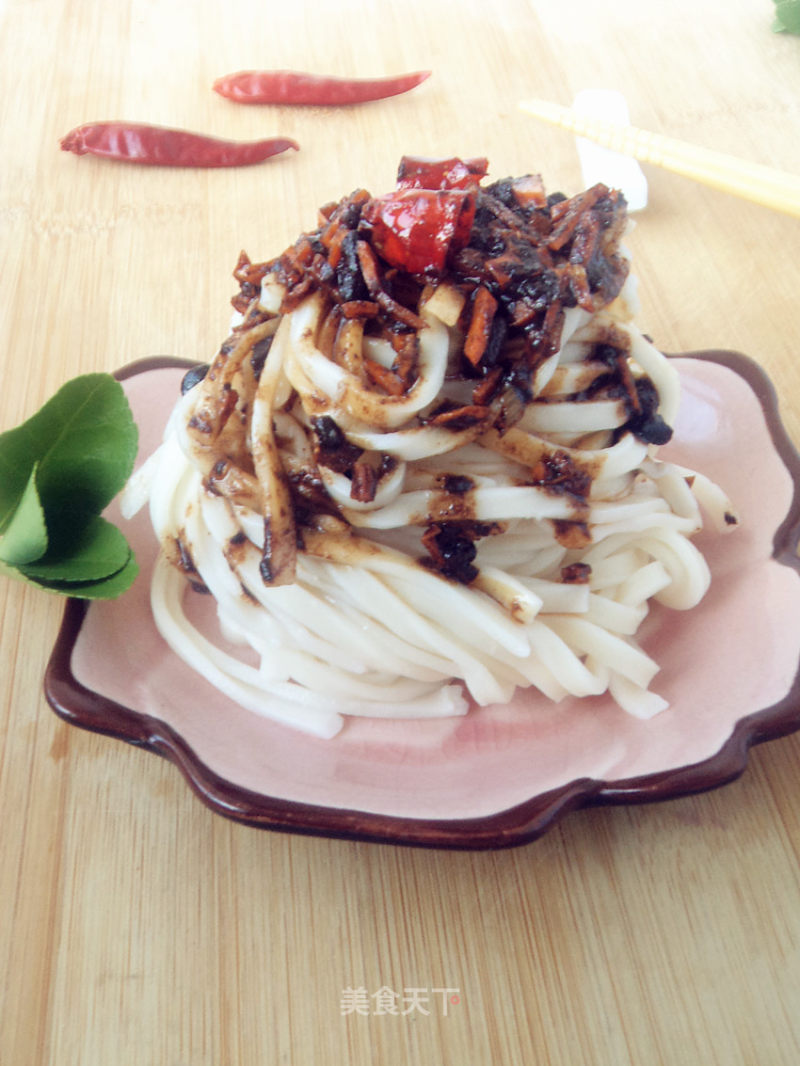 Noodles with Tempeh and Chili Sauce recipe