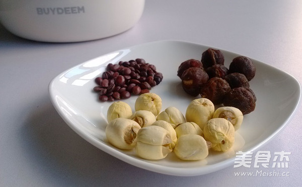 Suanzaoren Lotus Seed Soup recipe