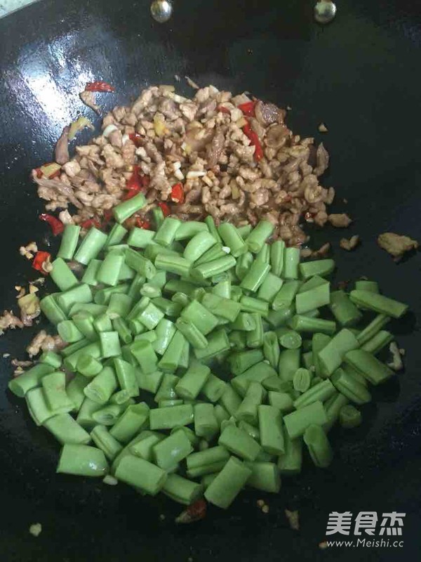 Stir-fried Green Beans with Minced Meat recipe
