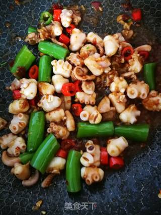 Stir-fried Cuttlefish with Hang Pepper recipe