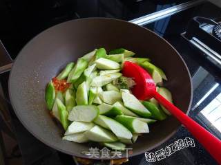 Stir-fried Loofah with Chopped Pepper recipe