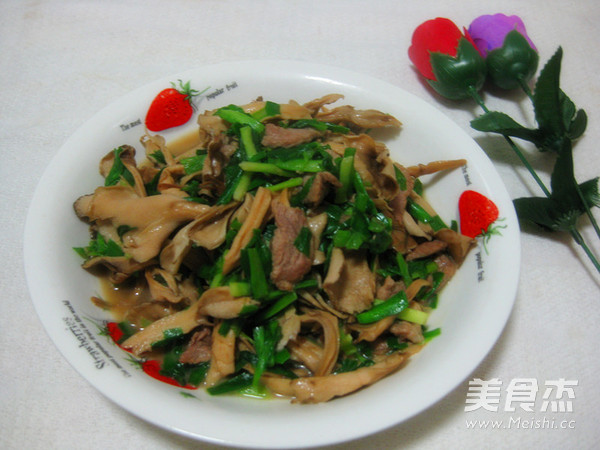 Stir-fried Pork with Chestnut Mushrooms recipe