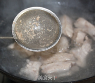 Braised Noodles with Beans and Pork Ribs in Iron Wok recipe