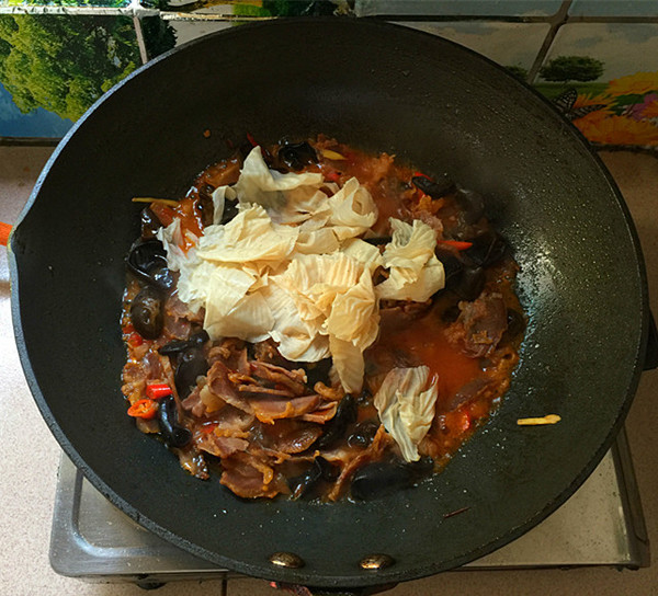 Stir-fried Cured Lean Pork with Mixed Vegetables recipe