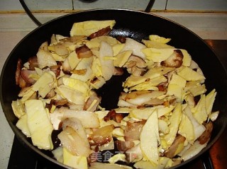 Stir-fry with Winter Mushrooms and Bamboo Shoots recipe