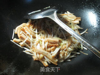 Stir-fried Tripe with Leek Sprouts recipe