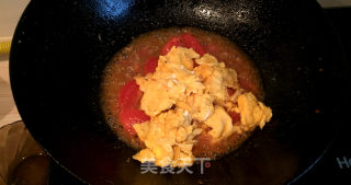 Crab-flavored Tomato Scrambled Eggs recipe