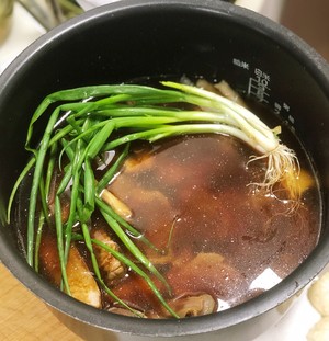 [a Rice Cooker, Duck Neck, Duck Head, Duck Wings, Duck Feet, Duck Tongue, Duck Gizzards, Chicken Feet, Chicken Hearts, Quail Eggs, Tofu, Dried Kelp] recipe