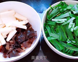 Stir-fried Fungus with Chives and Tofu recipe