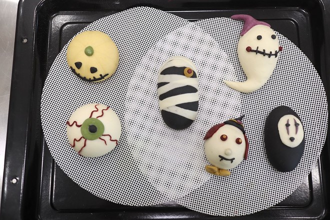 Halloween Funny Buns recipe