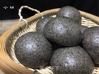 Milky Black Sesame Bun recipe