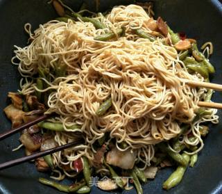 Braised Noodles with Beans and Meat recipe