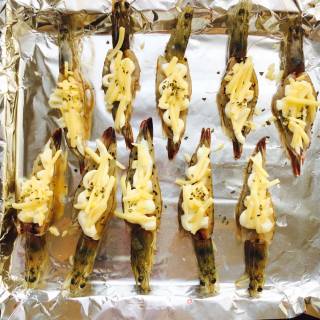 Baked Shrimp with Egg Yolk Cheese recipe