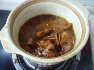 Braised Pork Belly with Tea Tree Mushroom recipe