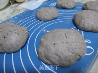 Black Sesame Flour Bread recipe