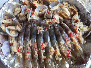 Grilled Clams and Shrimps with Enoki Mushrooms and Garlic recipe