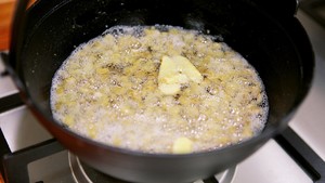 The Secret to Fresh Meat Mooncakes that You Can't Buy Even After You Have Queued for Four Hours is Putting Sesame Oil! recipe