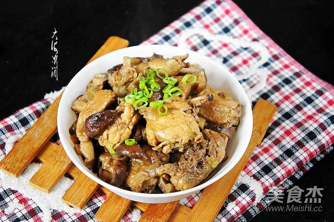 Stewed Chicken with Mushrooms recipe