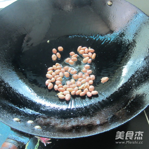 Peanuts, Minced Meat and Dried Radish recipe