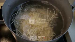 Fried Noodles with Shredded Pork and Vegetables recipe