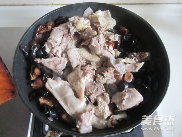 【supor】mushroom Roasted Hoof Vs Hoof Radish Soup recipe