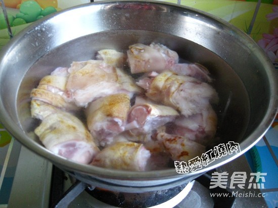 Stewed Pig's Trotters with Sweet Chestnuts recipe