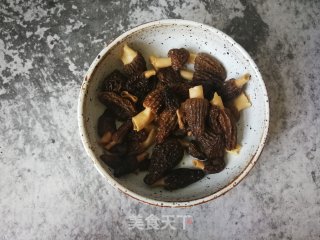 Stir-fried Lettuce with Morels recipe