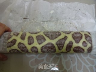 Giraffe Pattern Cream Cake Roll recipe