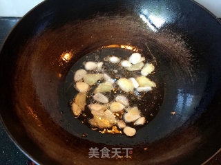 Homemade Small Stir-fry (fried Pork with Tofu) recipe