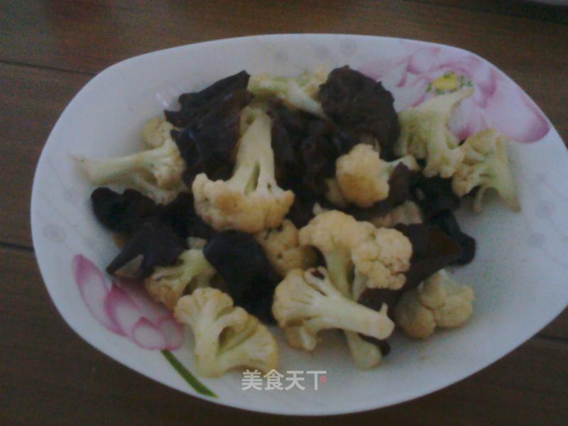 Stir-fried Cauliflower with Fungus recipe