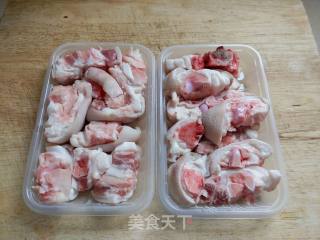 Pork's Trotter with Sand Ginger Salad recipe