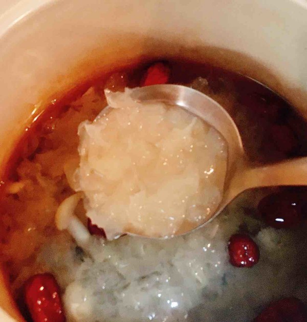 Longan, Red Date and Tremella Soup recipe