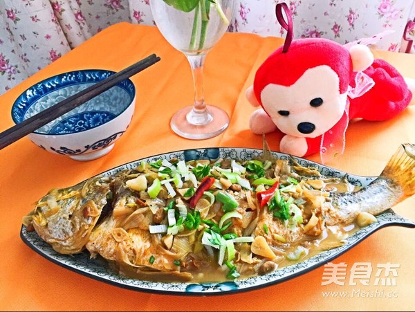 New Year's Eating Fish for More Than Every Year---simmered Yellow Croaker in Sauce recipe