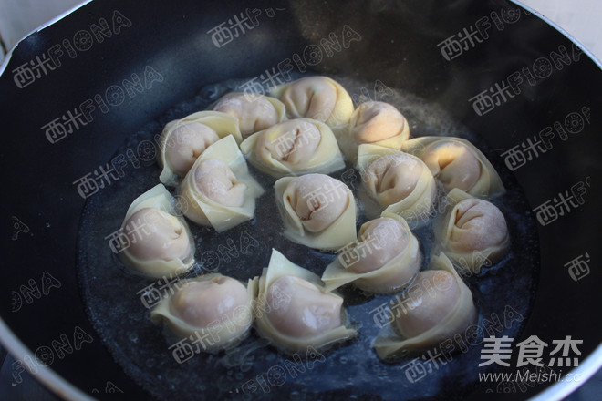 Water Chestnut and Shrimp Wonton recipe