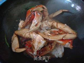 Stir-fried Crab with Ginger and Green Onion recipe