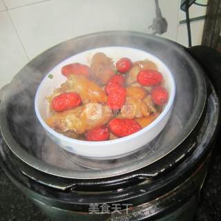 Steamed Pork Knuckles with Red Dates-banquet Dish recipe