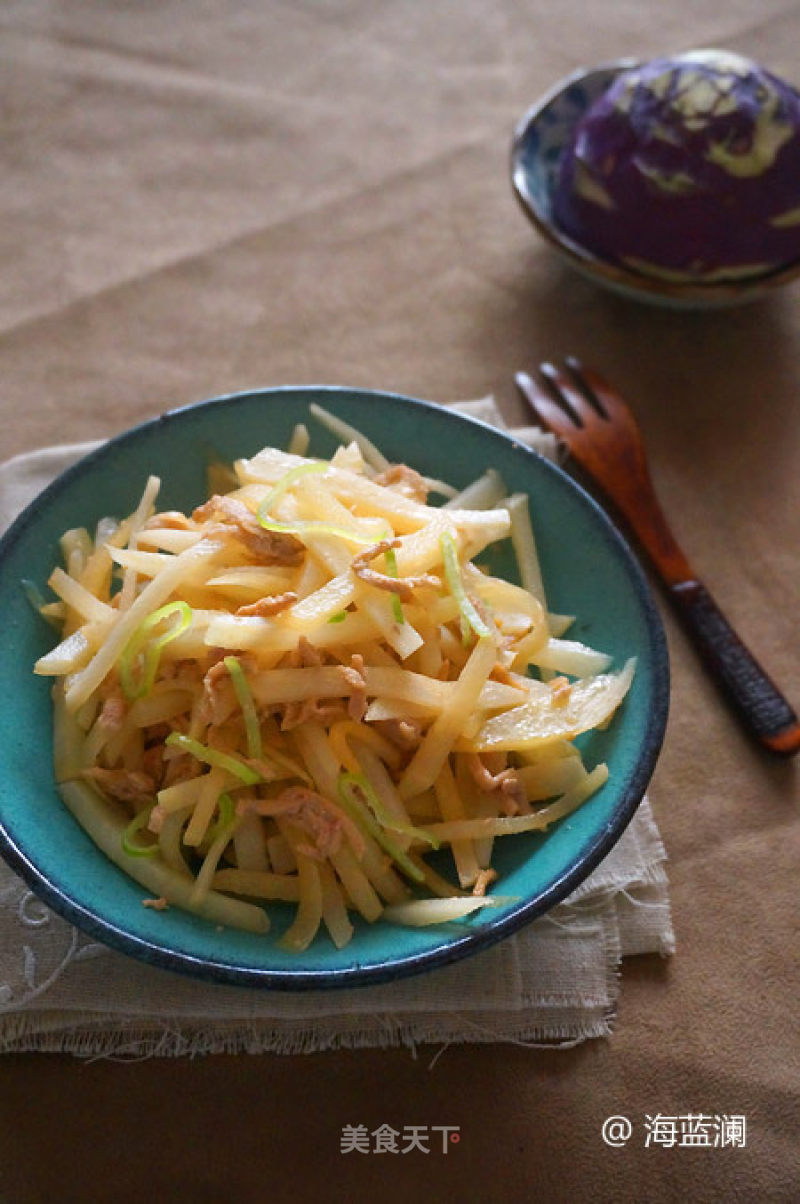 Shredded Pork with Fruit Kohlrabi recipe