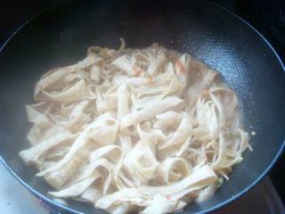 Bean Sprouts and Shredded Pork Braised Cakes recipe