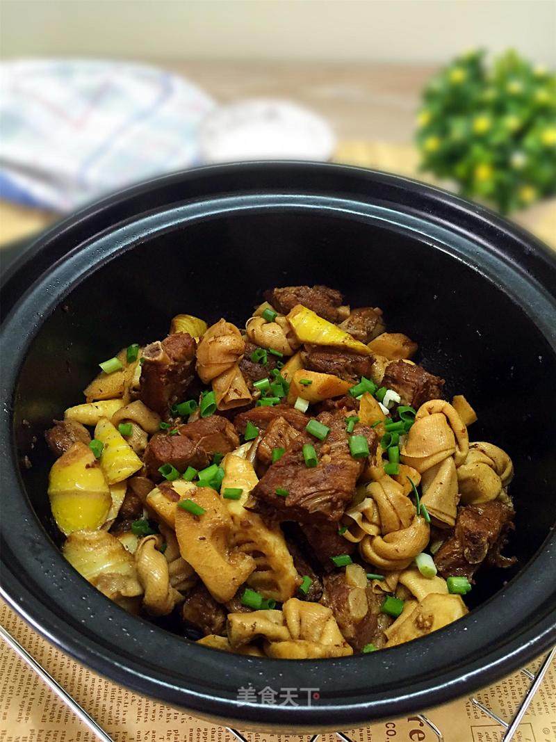 Braised Pork Ribs with Spring Bamboo Shoots and Venetian Leaves recipe