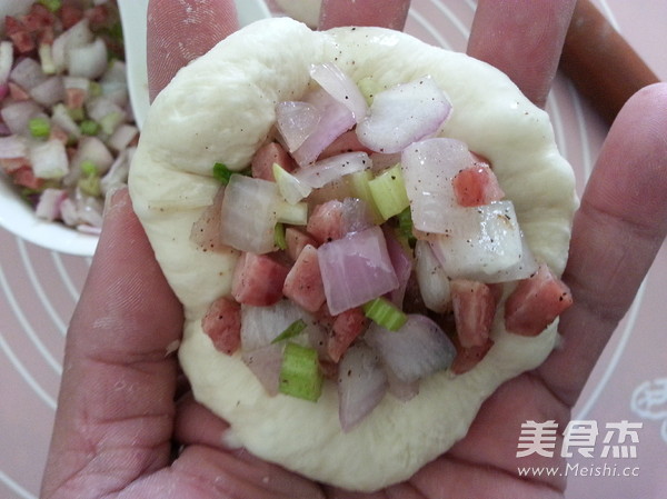 Black Pepper Egg Sauce Bread recipe