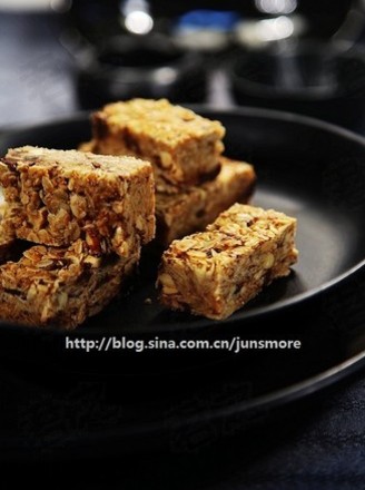 Nut Chocolate Energy Bar recipe