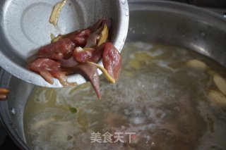 Wolfberry Leaf Pork Liver Lean Pork Soup recipe