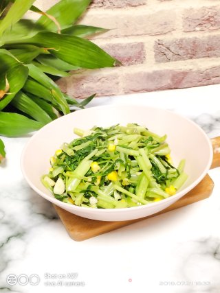 Stir-fried Water Spinach with Corn Kernels and Shrimp Paste recipe