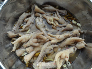 Super Spicy Pickled Chicken Feet recipe