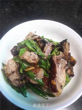 Stir-fried Duck with Green Pepper recipe