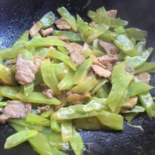 Sliced Pork with Green Bamboo Shoots recipe