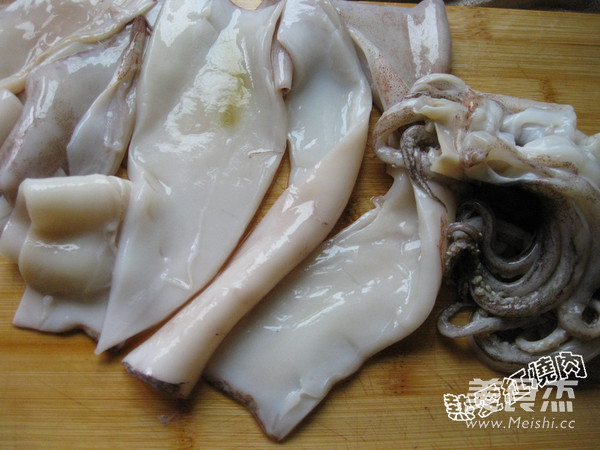Grilled Squid with Garlic and Cumin recipe