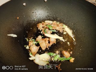 Stir-fried Organic Cauliflower with Pork Belly in Griddle recipe