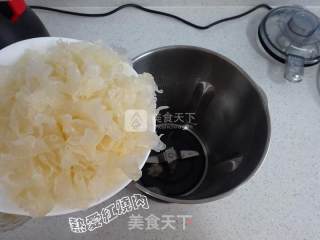 Tremella Lily and Lotus Seed Drink recipe