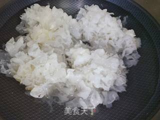 Peony Meat Stuffed Tremella recipe